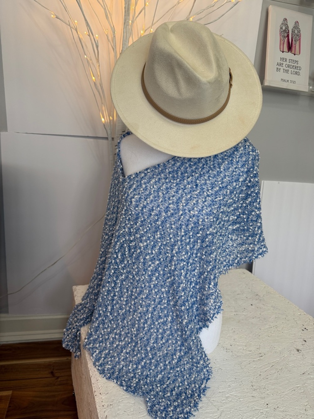 Wrap NWOT sm to 1x on/off shoulder blue/wht beautiful stretch knit cotton